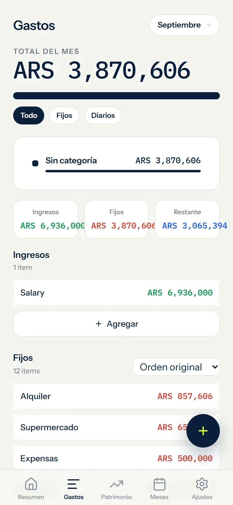 Pantalla de gastos de Monthly con categorías y registros de ejemplo